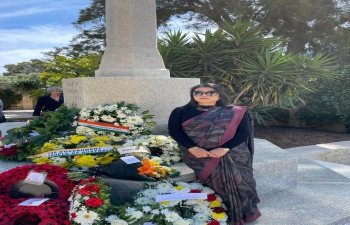 Remembering their sacrifices On Anzac Day, High Commissioner of India Mrs. Gloria Gangte paid homage at the Pieta Military ceremony. 